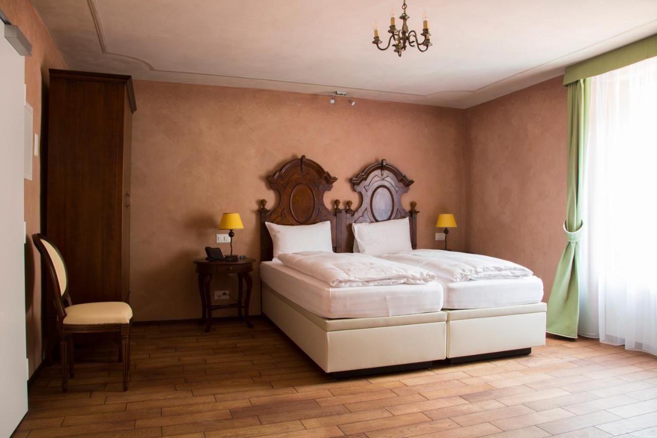Boutique & Business Hotel La Tureta Giubiasco Exteriör bild